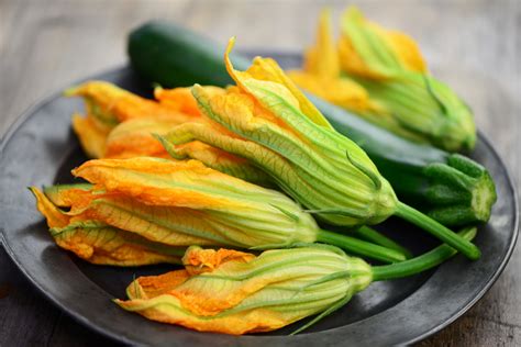 How to Cook Zucchini Flowers Without Frying: A Culinary Adventure into the World of Delicate Flavors and Unexpected Pairings