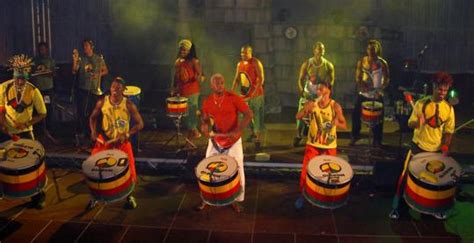  Olodum Beats Extravaganza: A Samba Symphony for the Soul!